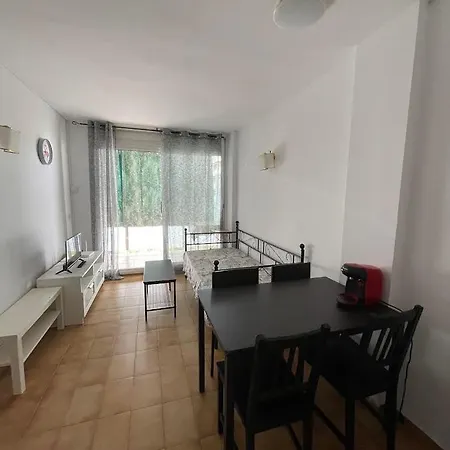 Appartement Piso Reformado Con Terraza, Piscina, 3 Minutos De Playa De Fenals