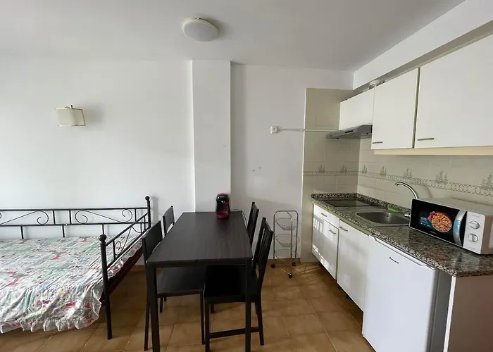 Apartmán Piso Reformado Con Terraza, Piscina, 3 Minutos De Playa De Fenals *